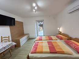Apartments Mrakič