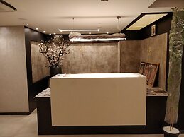 37th Crescent Boutique Suites