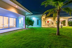 Hua Hin Pool Villa with 4 Bedrooms L50