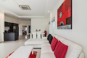 Hua Hin Pool Villa with 4 Bedrooms L50
