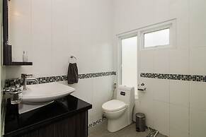 Hua Hin Pool Villa with 4 Bedrooms L50