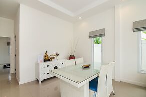 Hua Hin Pool Villa with 4 Bedrooms L50
