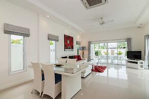 Hua Hin Pool Villa with 4 Bedrooms L50