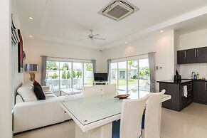 Hua Hin Pool Villa with 4 Bedrooms L50