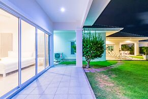 Hua Hin Pool Villa with 4 Bedrooms L50