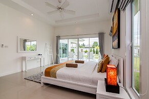 Hua Hin Pool Villa with 4 Bedrooms L50