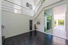 Phu Montra Villa with Ocean View A4