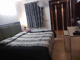 Hotel Shilton by Royal Collection