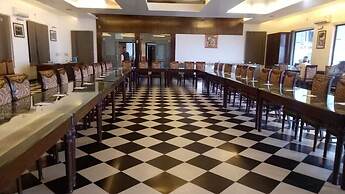 Hotel Shilton by Royal Collection