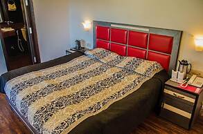 Hotel Shilton by Royal Collection