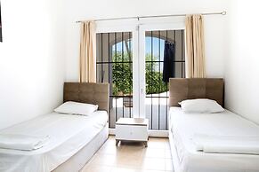 Important Group Villa BD463 4 Bedrooms