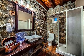 Pera Alonia Guest House