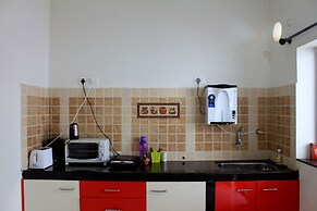 CasaMelhor Modern Appt Candolim CM080