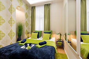 Budapest Holidays Harmony