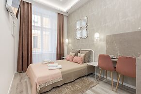 Budapest Holidays Harmony