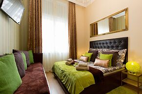 Budapest Holidays Harmony