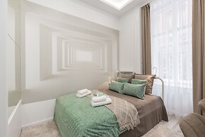 Budapest Holidays Harmony