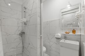 Budapest Holidays Harmony