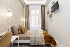 Budapest Holidays Harmony