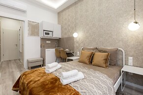 Budapest Holidays Harmony