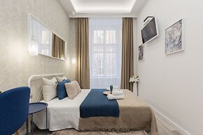 Budapest Holidays Harmony