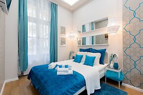 Budapest Holidays Harmony