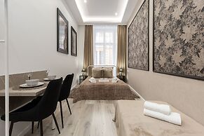 Budapest Holidays Harmony