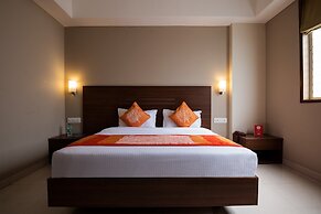 OYO 9989 Hotel Classic Executive