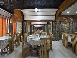 OYO 5174 Hotel Pamposh