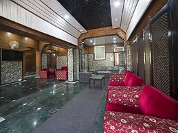 OYO 5174 Hotel Pamposh