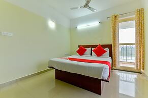 OYO Flagship 10051 Hotel Tyche Stays