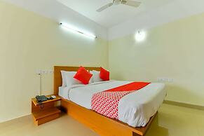 OYO Flagship 10051 Hotel Tyche Stays
