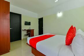 OYO Flagship 10051 Hotel Tyche Stays
