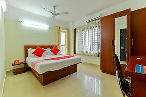 OYO Flagship 10051 Hotel Tyche Stays