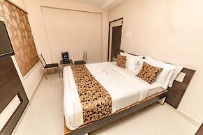 OYO 9804 Hotel SR Residency