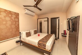 OYO 9804 Hotel SR Residency