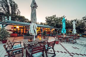 Island Hostel - Adults only