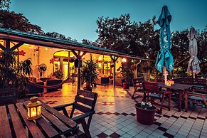 Island Hostel - Adults only