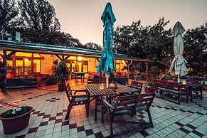 Island Hostel - Adults only