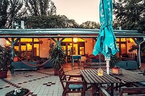 Island Hostel - Adults only