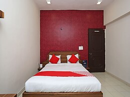 OYO 7859 Hotel Gurukripa