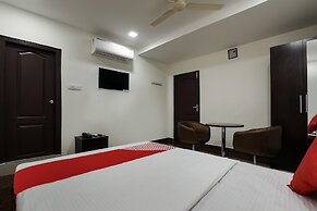 OYO 10595 Hotel Mirras