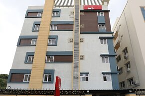 OYO 10595 Hotel Mirras