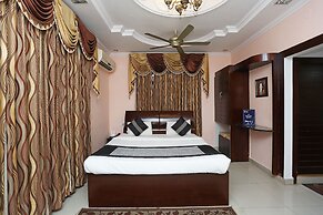 OYO 8672 Hotel Friends