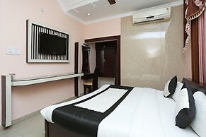 OYO 8672 Hotel Friends