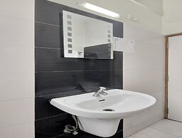 OYO 20008 SilverKey Madhapur