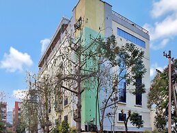 OYO 20008 SilverKey Madhapur