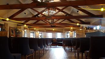 The Royal Arms Hotel