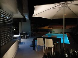 Art House Margine Rosso