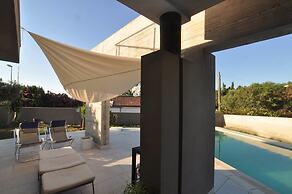 Art House Margine Rosso